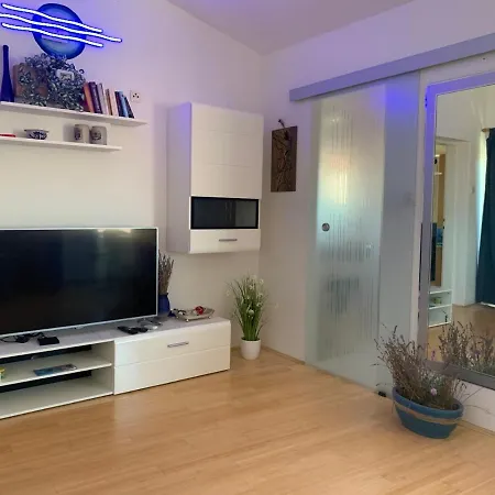 Cozy Nena In *